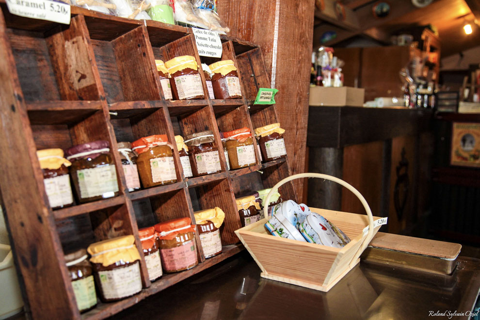 Produits du terroir et locaux avant de partir de la visite guidée