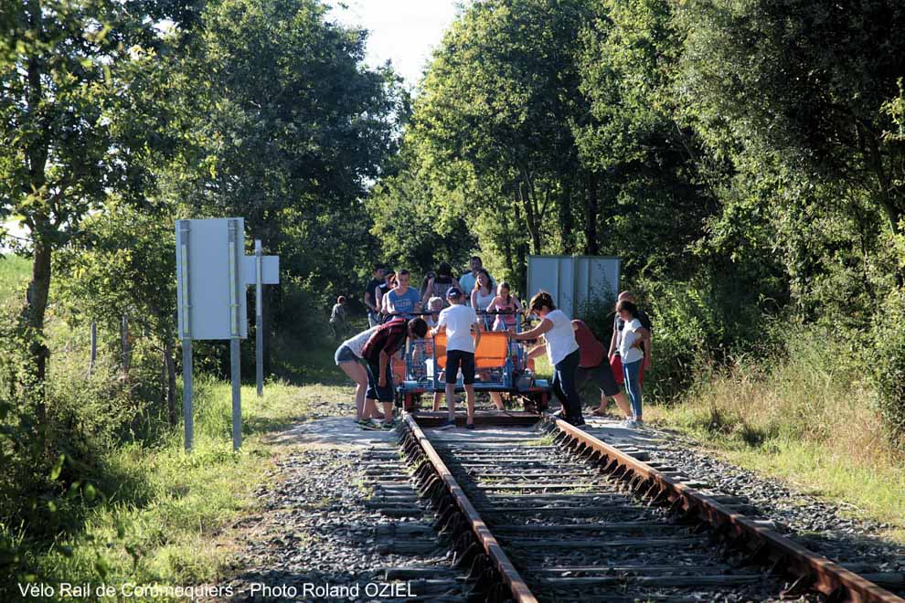 Une activité de groupe le Vélo-Rail de Commequiers